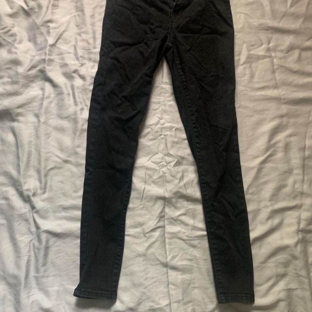Sleek Black Skinny Jeans for Women